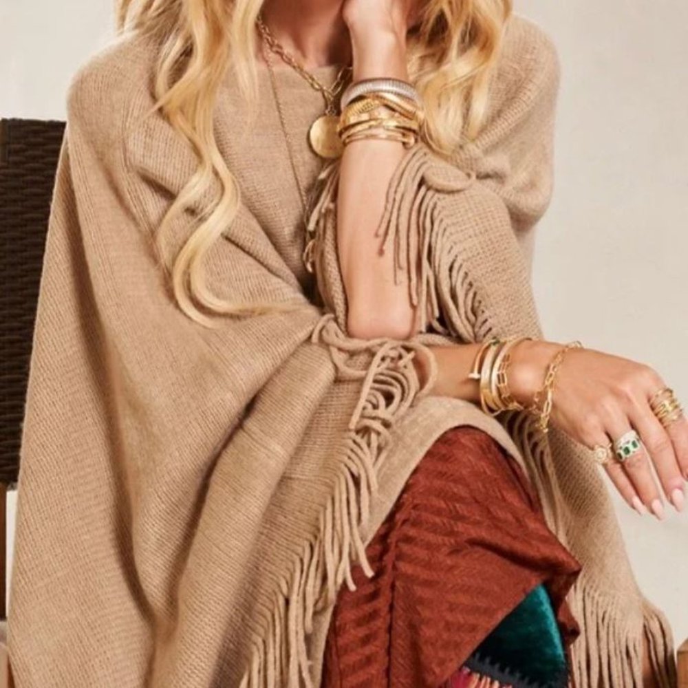 Shiraleah Rowan Poncho